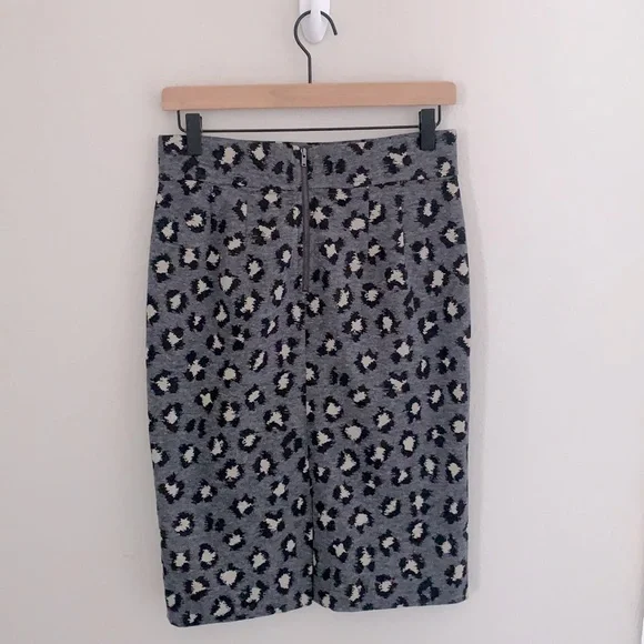 Ann Taylor Loft Leopard Pencil Skirt | Size: S | Color: Gray, Black & Beige - Picture 2 of 8